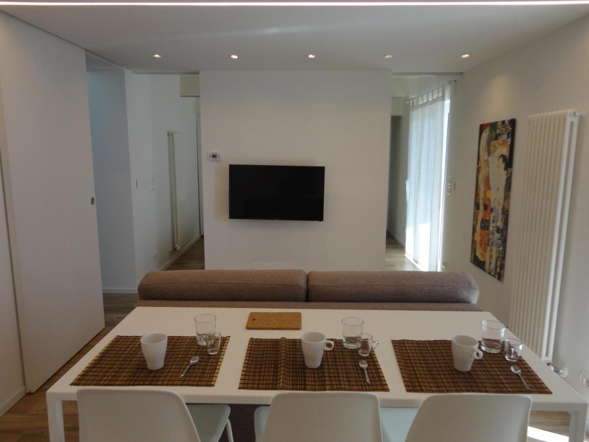 Casa Klimt Vicinissima Al Mare Parcheggio Privato Gratuito Se Disponibile Apartment Pescara Exterior photo